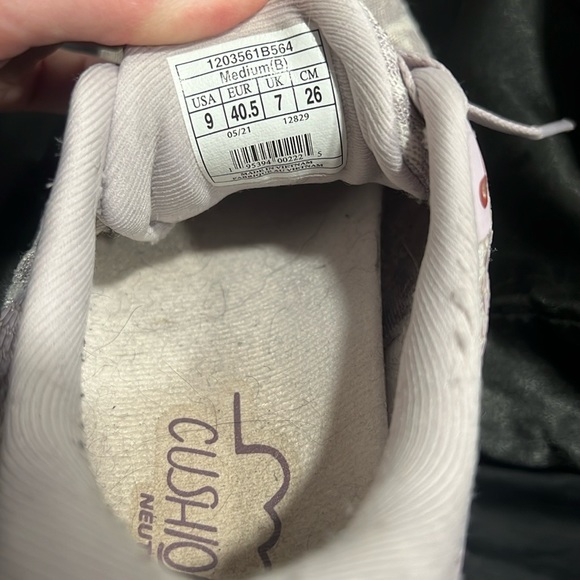 Brooks Ghost 14, Size 9 - Picture 4 of 4